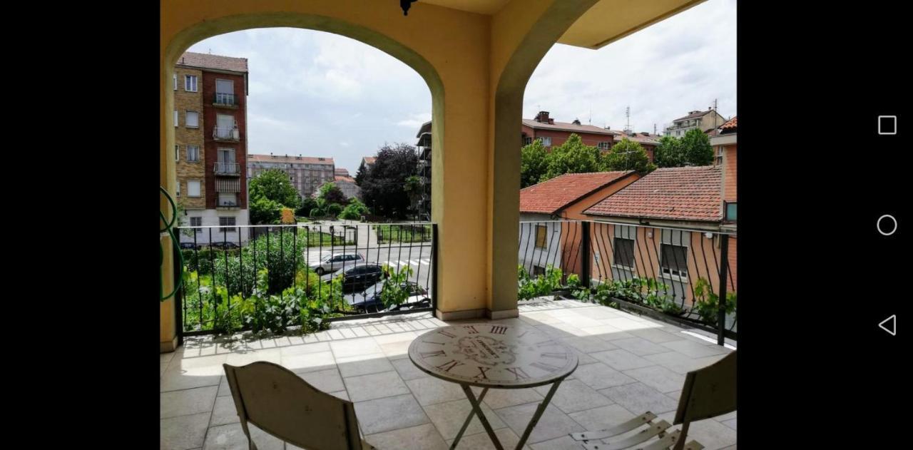 Yellow House Apartment Turin Bagian luar foto